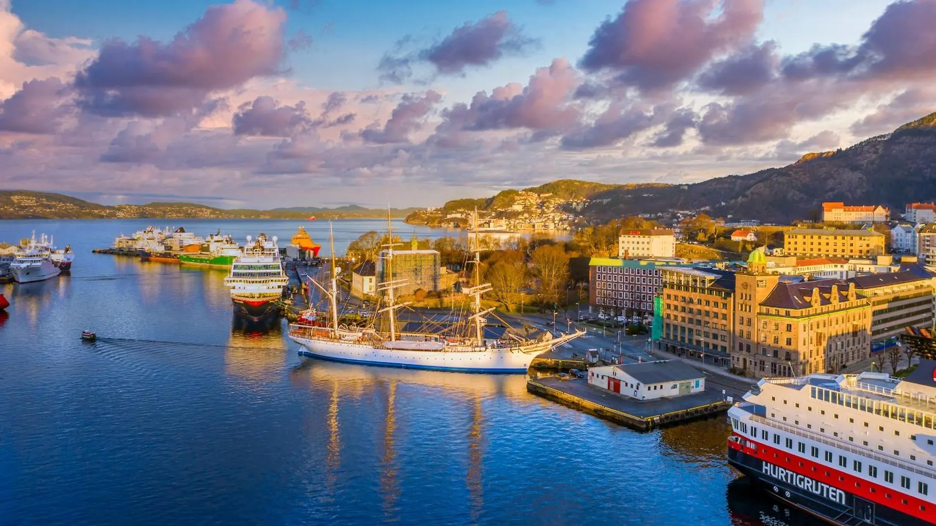 Central Seafront Apartments With Parking And Self Check-In! Bergen Norway