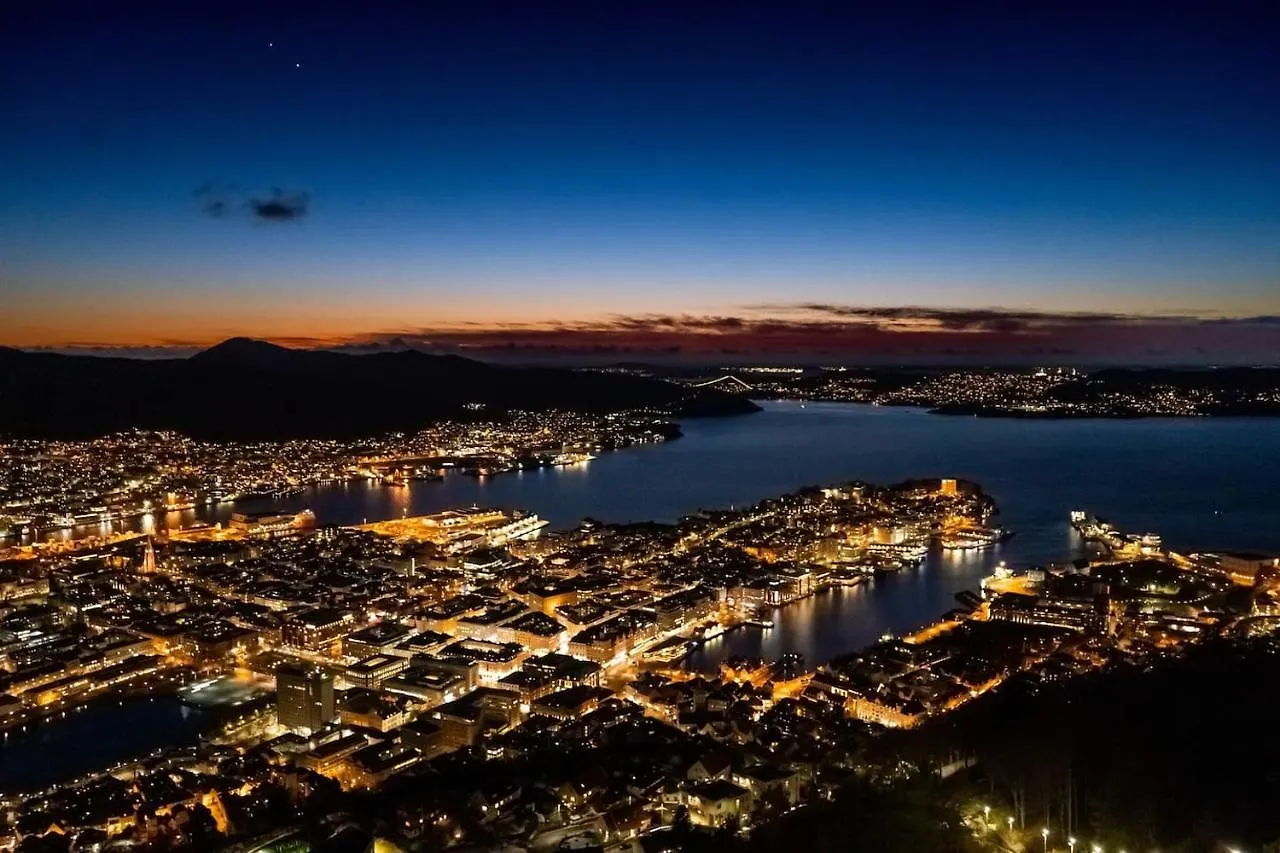 Central Seafront Apartments With Parking And Self Check-In! Bergen