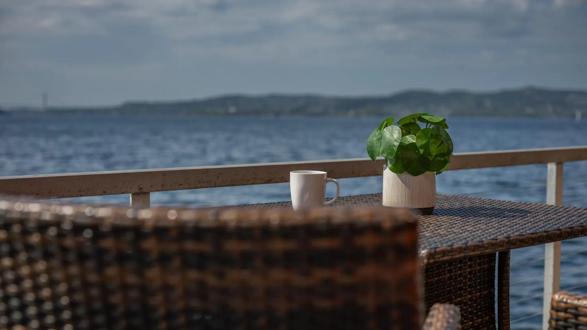 Central Seafront Apartments With Parking And Self Check-In! Bergen