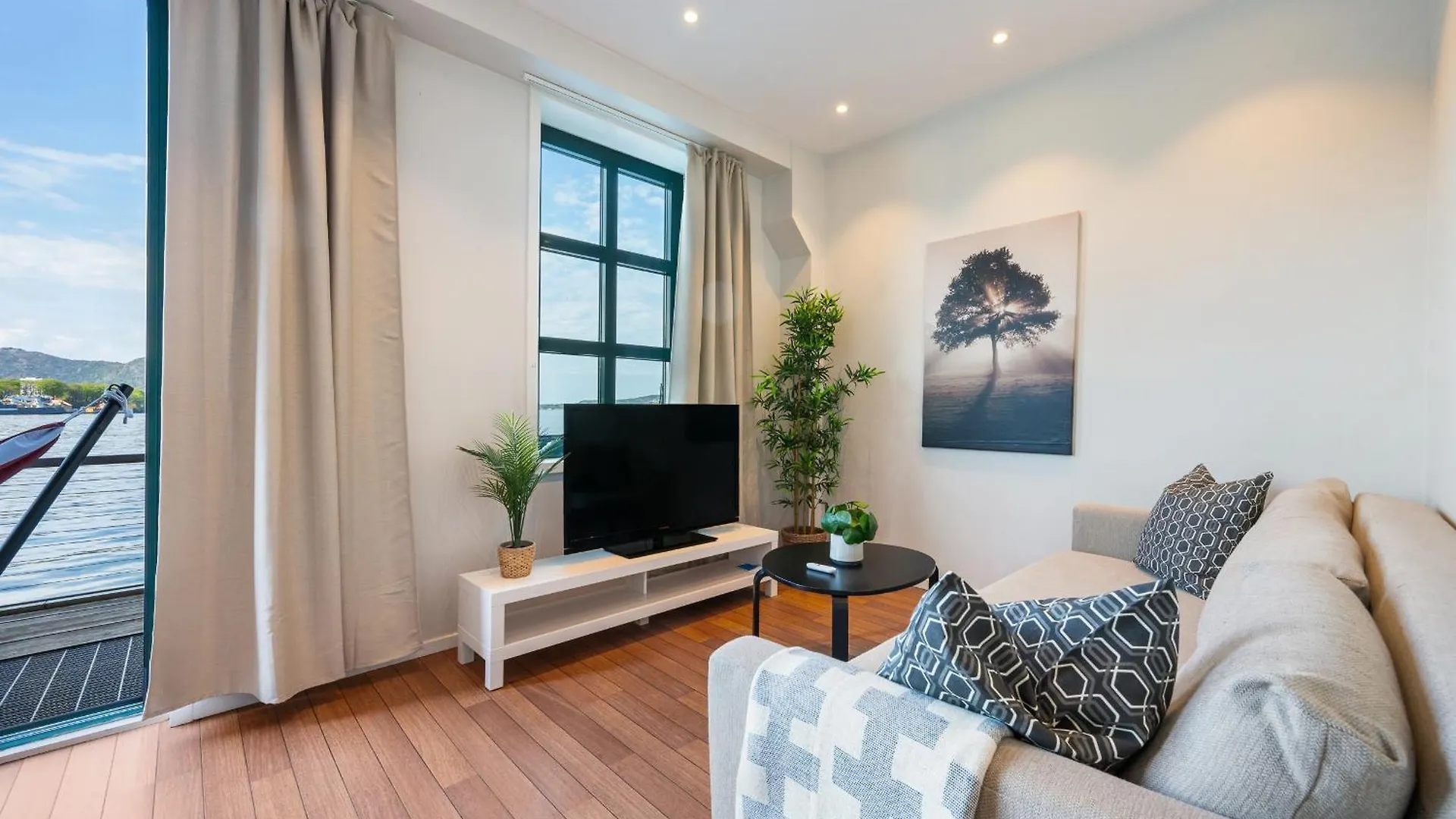 Central Seafront Apartments With Parking And Self Check-In! Bergen