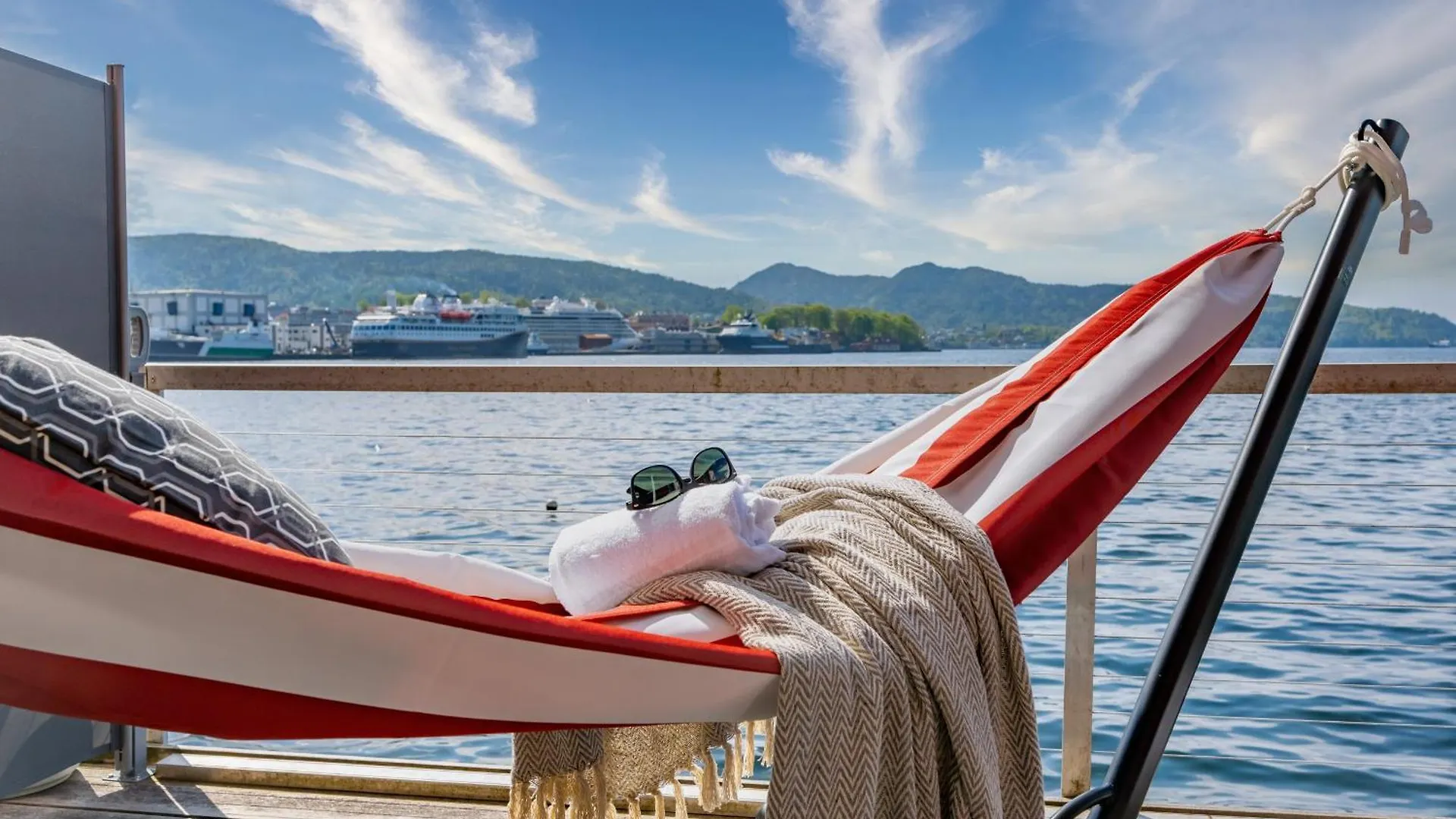 Central Seafront Apartments With Parking And Self Check-In! Bergen Norway