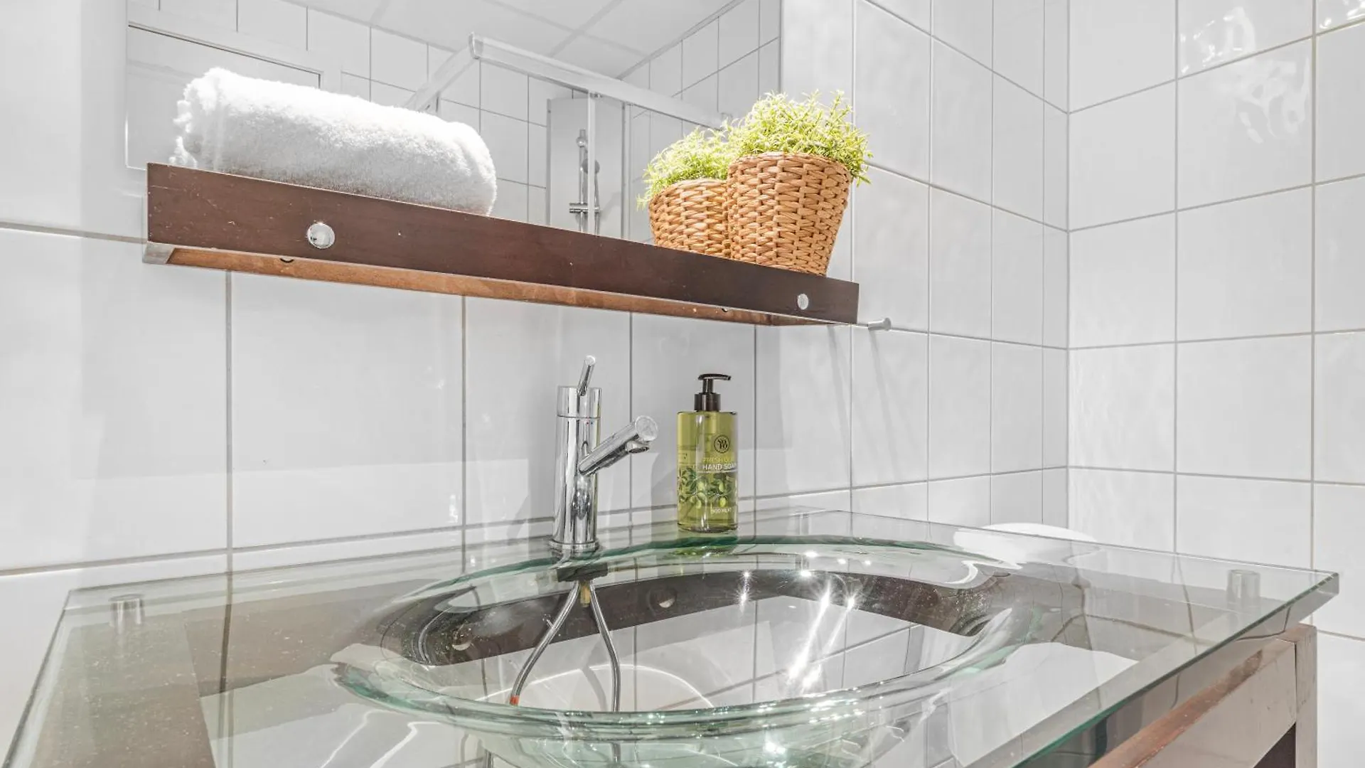 Central Seafront Apartments With Parking And Self Check-In! Bergen
